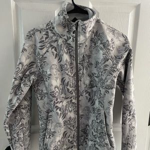 Women’s  extra small north face soft shell jacket